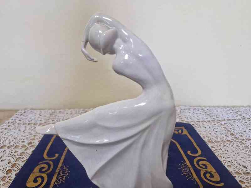 Krásná Art Deco bílá porcelánová soška Tanečnice - foto 5