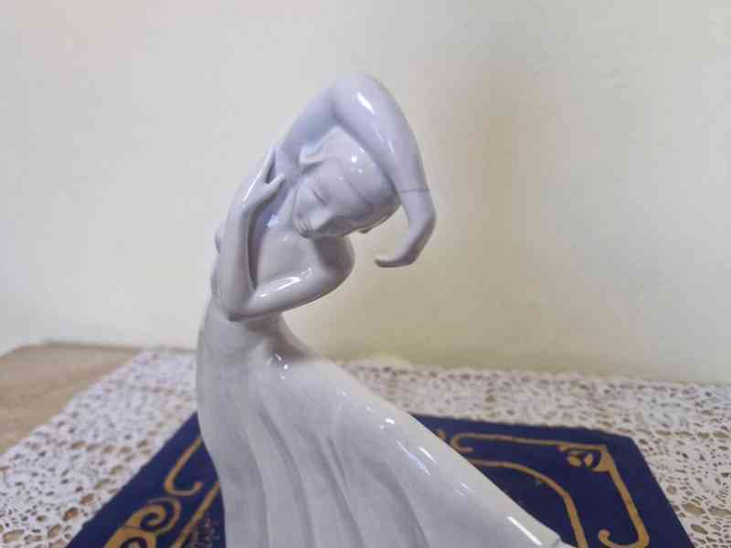 Krásná Art Deco bílá porcelánová soška Tanečnice - foto 2