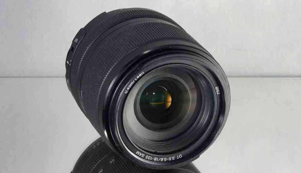 Sony DT 18-135mm 3.5-5.6 SAM **APS-C Zoom Objektiv*A-mount* - foto 2