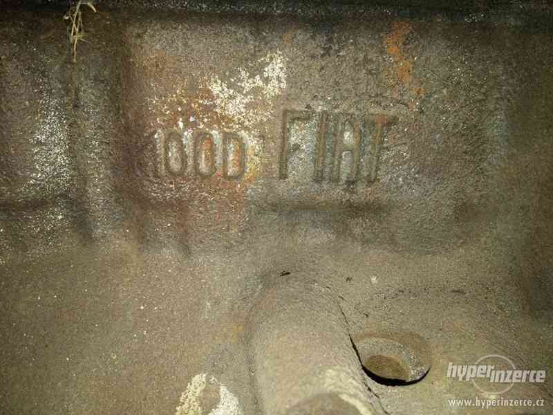 Motor FIAT 100D nejspíš 600. - foto 5