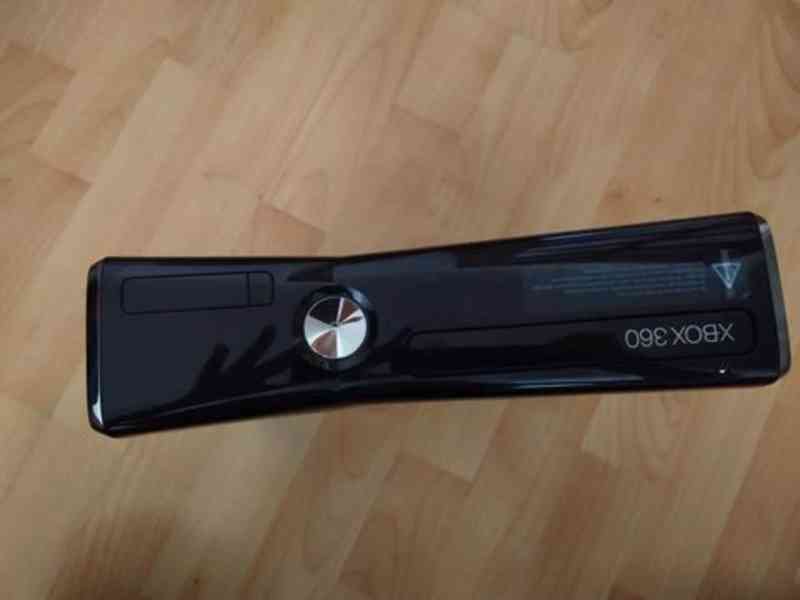 Xbox 360 SLIM, 250GB+hry GTA 4, Carrier Command, Angry birds - foto 5