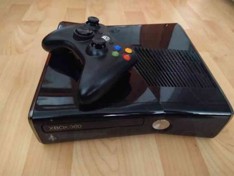 Xbox 360 SLIM, 250GB+hry GTA 4, Carrier Command, Angry birds - foto 2