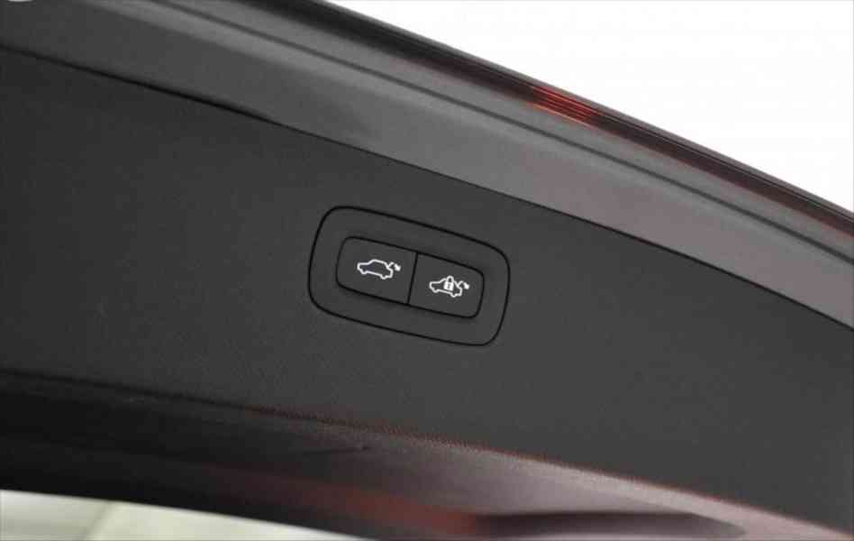 Volvo XC90 R-Design AWD Vzduch Bowers & W - foto 15