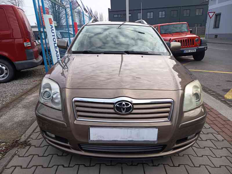 Toyota Avensis combi 2,0D-4D Comfort ČR  - foto 3