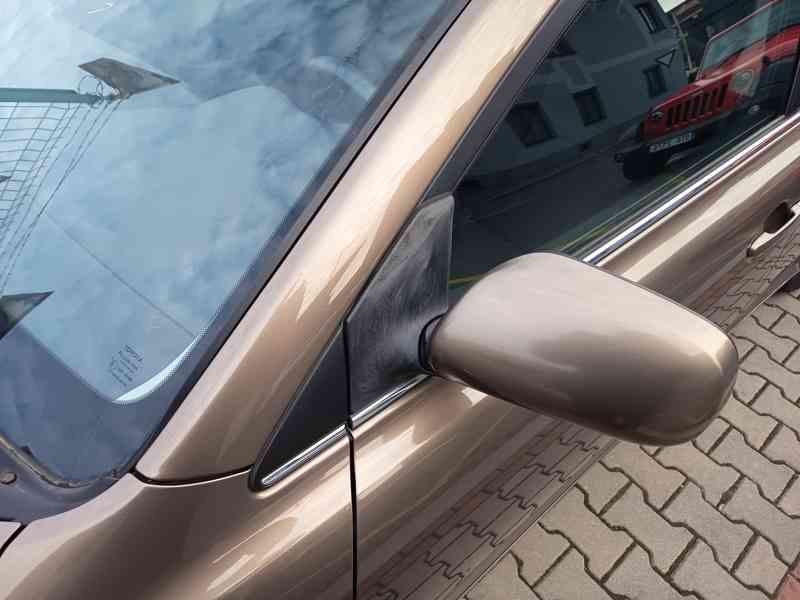 Toyota Avensis combi 2,0D-4D Comfort ČR  - foto 6