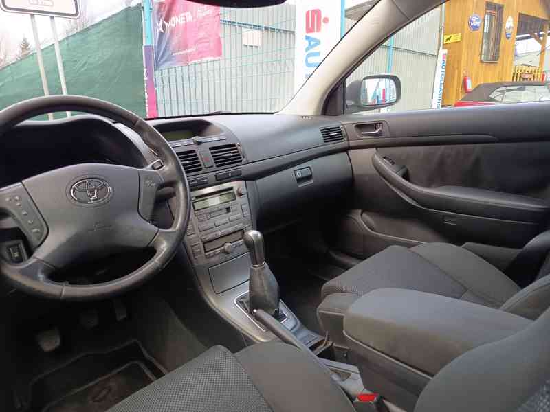 Toyota Avensis combi 2,0D-4D Comfort ČR  - foto 18