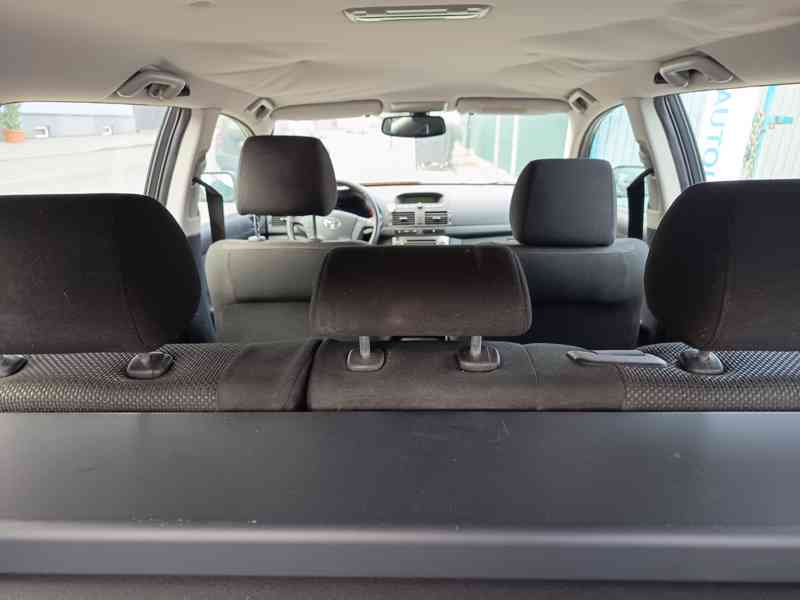 Toyota Avensis combi 2,0D-4D Comfort ČR  - foto 20