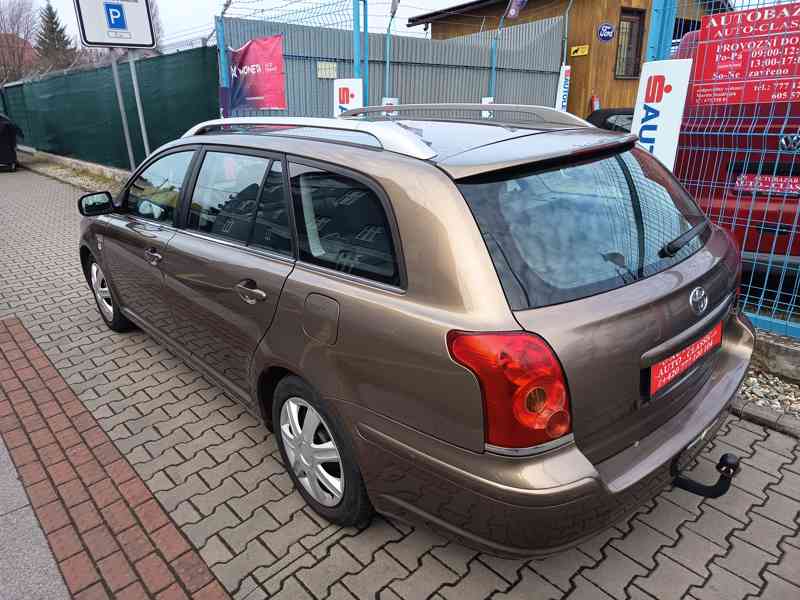 Toyota Avensis combi 2,0D-4D Comfort ČR  - foto 8
