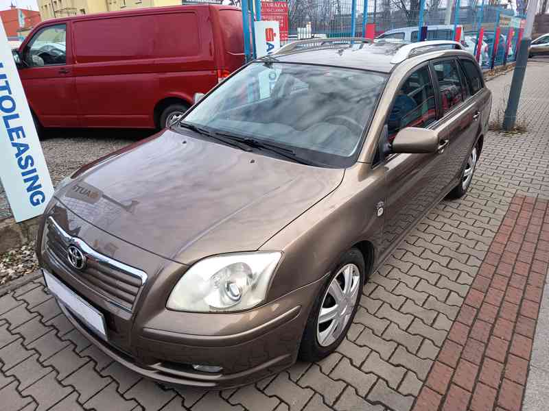 Toyota Avensis combi 2,0D-4D Comfort ČR  - foto 2