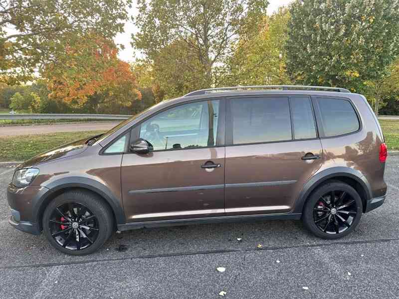 Volkswagen Touran 2,0   Cross, 125 kW, DSG, 7 míst - foto 3