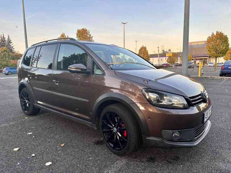 Volkswagen Touran 2,0   Cross, 125 kW, DSG, 7 míst - foto 4