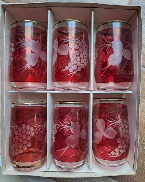 Sklenky s motivem vinné révy, červené - foto 4