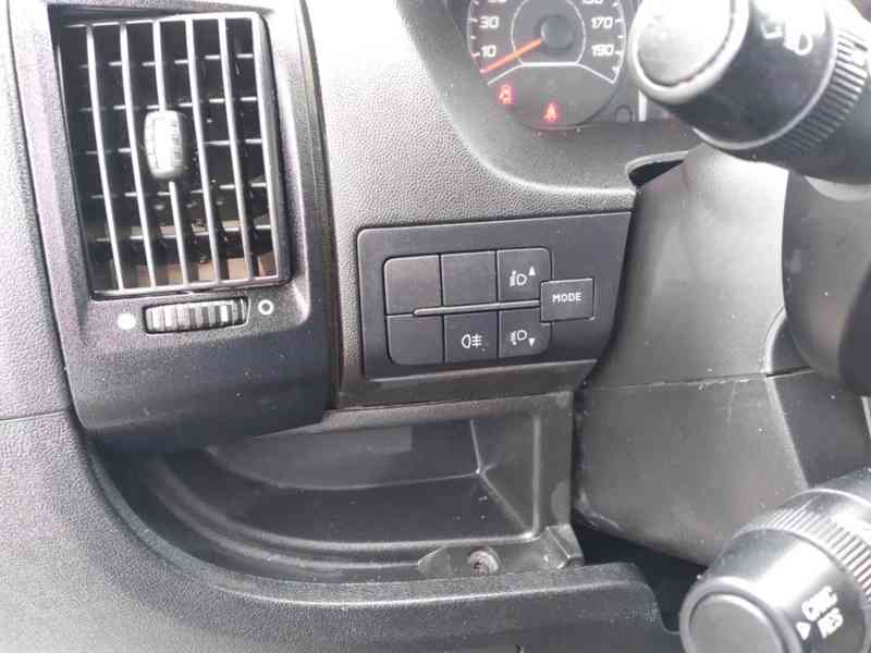 PEUGEOT BOXER 2.0 HDI L4H2 7 MÍST 120kW - foto 22