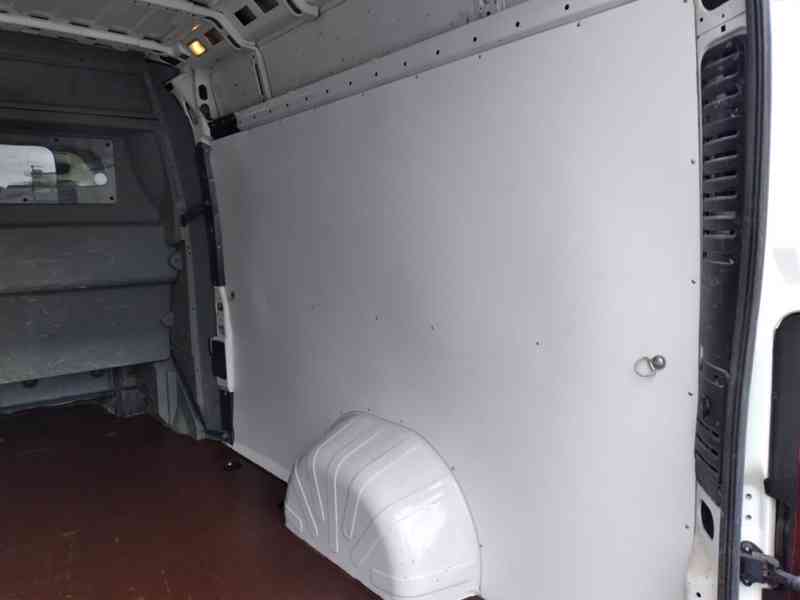 PEUGEOT BOXER 2.0 HDI L4H2 7 MÍST 120kW - foto 13