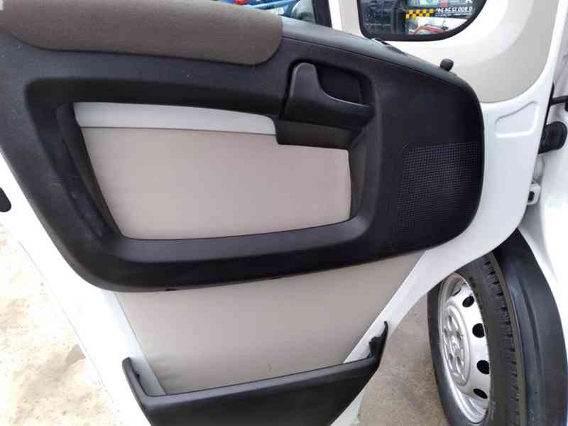 PEUGEOT BOXER 2.0 HDI L4H2 7 MÍST 120kW - foto 32