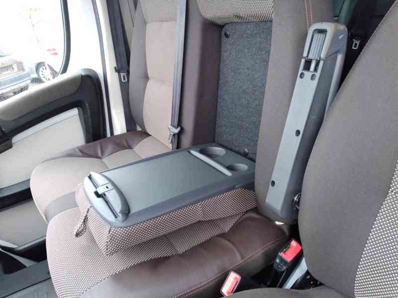 PEUGEOT BOXER 2.0 HDI L4H2 7 MÍST 120kW - foto 17