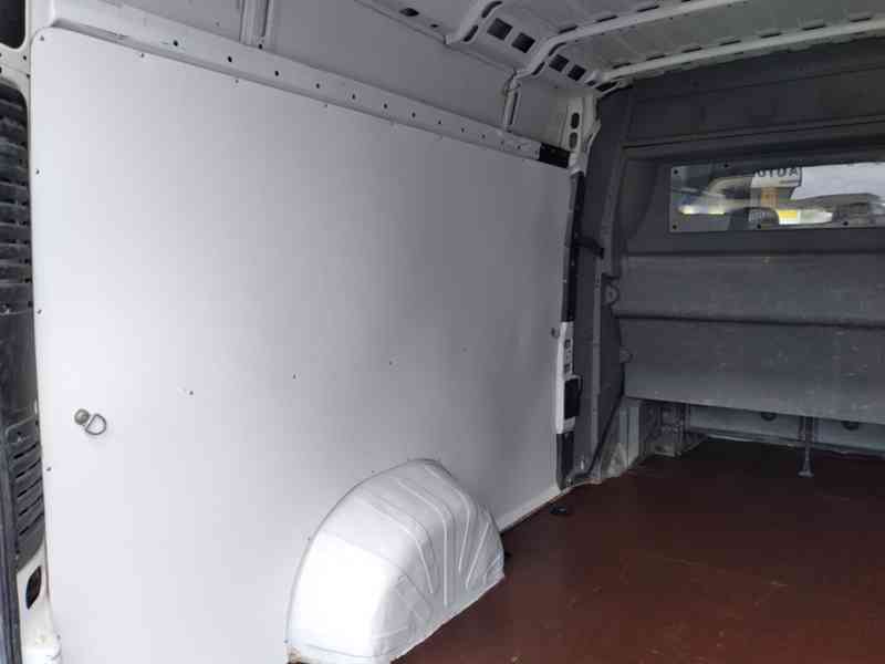 PEUGEOT BOXER 2.0 HDI L4H2 7 MÍST 120kW - foto 12