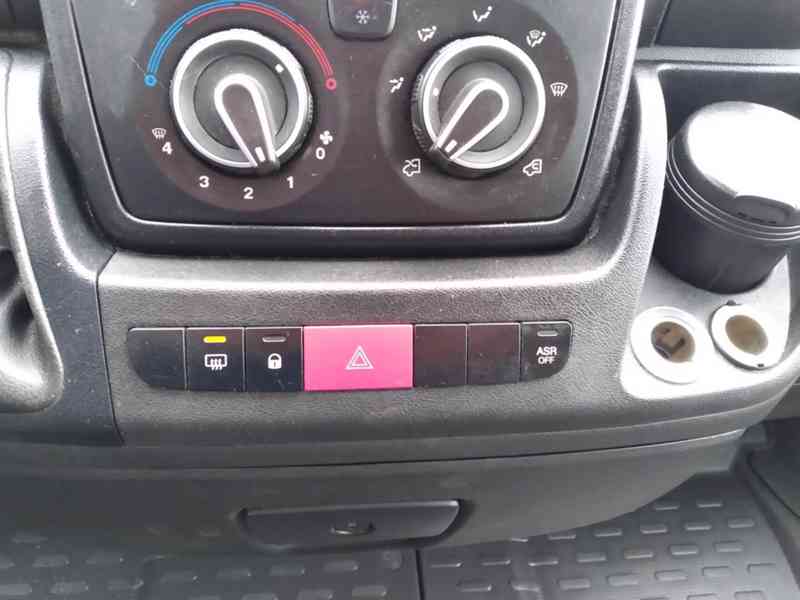 PEUGEOT BOXER 2.0 HDI L4H2 7 MÍST 120kW - foto 26