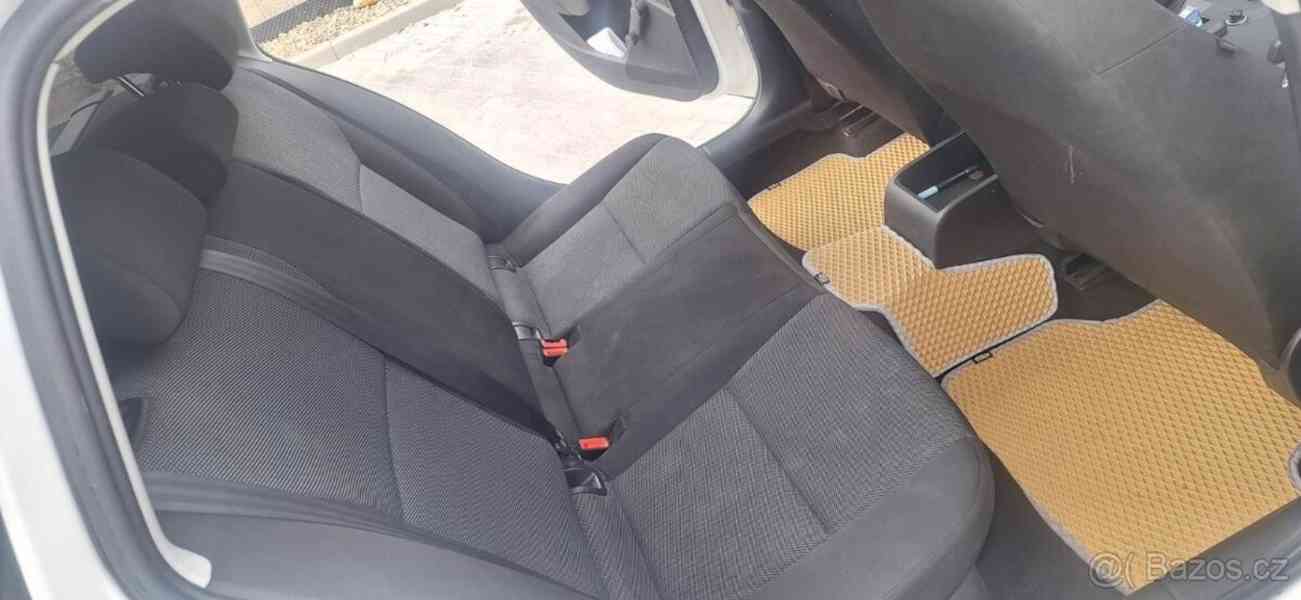 Škoda Octavia 1,6   TDI - foto 7