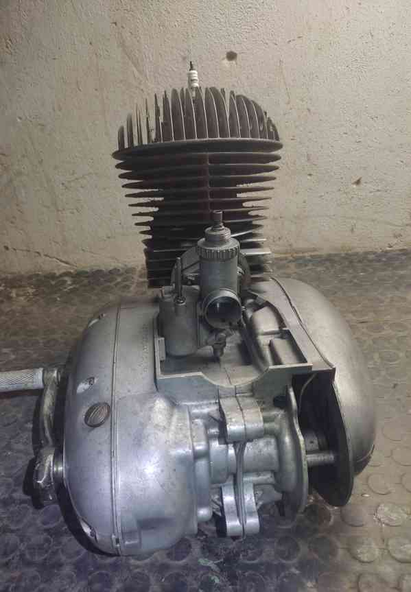 Motor ČZ 250/455 - foto 5