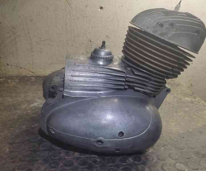 Motor ČZ 250/455 - foto 6