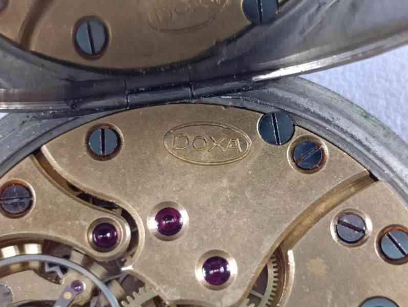 Kapesní hodinky DOXA s medailema. erotický motiv - foto 13