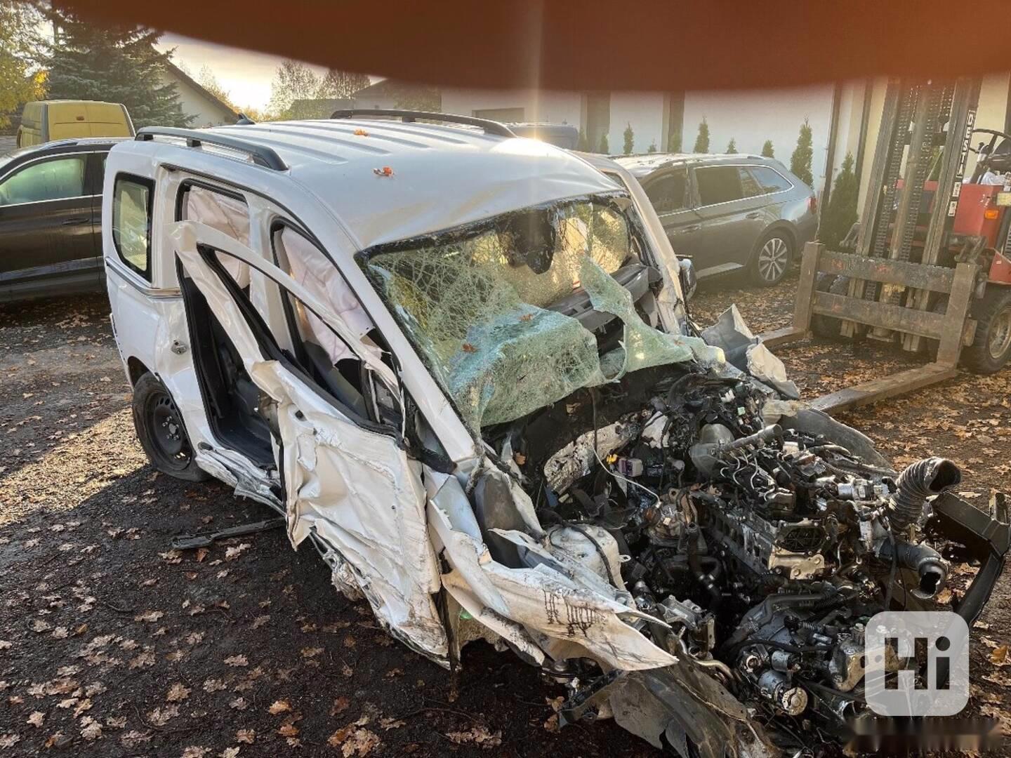 VW Caddy 2.0 tdi 75kw Rok 11. 2021 - foto 1