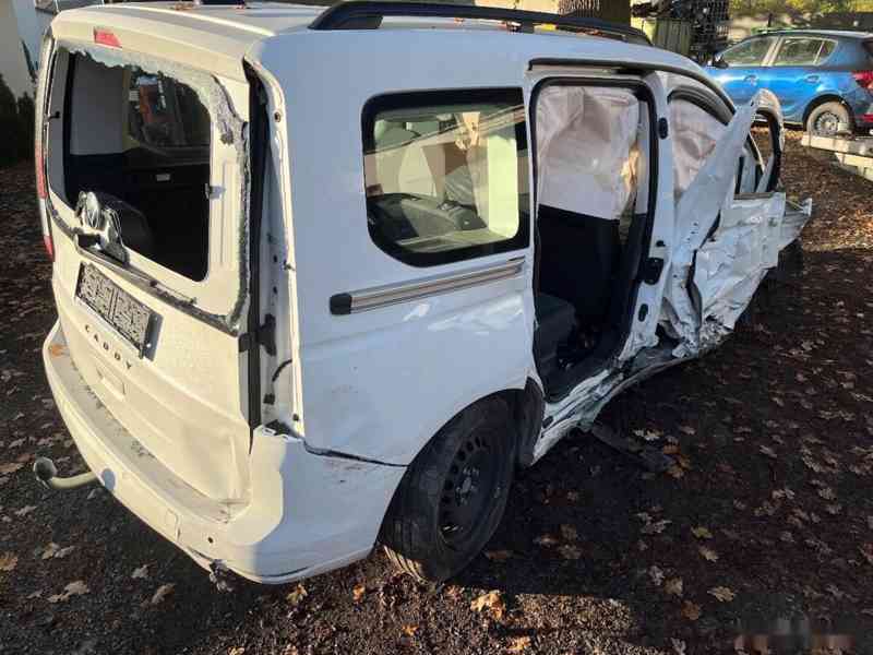 VW Caddy 2.0 tdi 75kw Rok 11. 2021 - foto 3