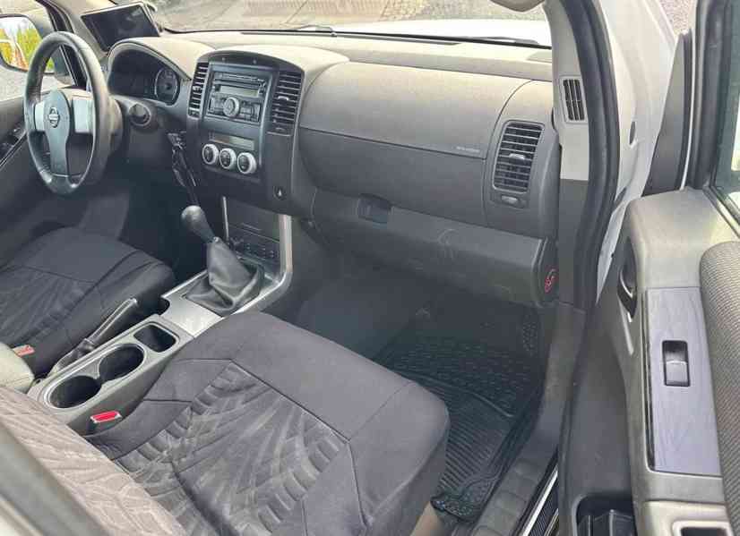 Nissan Pathfinder 2.5 dCi LE 140kw - foto 9