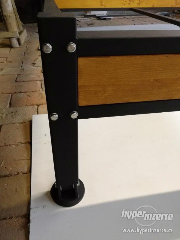 Industriální postel - foto 2