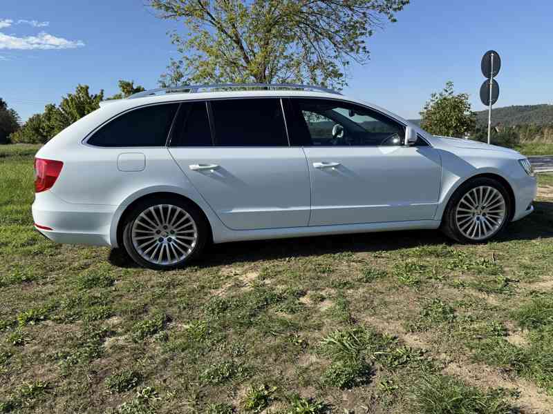 ŠKODA SUPERB COMBI, 2.0 TDI, 125 kW, PANO, NAVI, KŮŽE, TAŽNÉ - foto 9