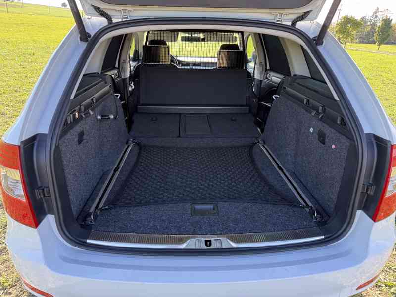 ŠKODA SUPERB COMBI, 2.0 TDI, 125 kW, PANO, NAVI, KŮŽE, TAŽNÉ - foto 35