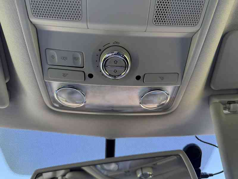 ŠKODA SUPERB COMBI, 2.0 TDI, 125 kW, PANO, NAVI, KŮŽE, TAŽNÉ - foto 16