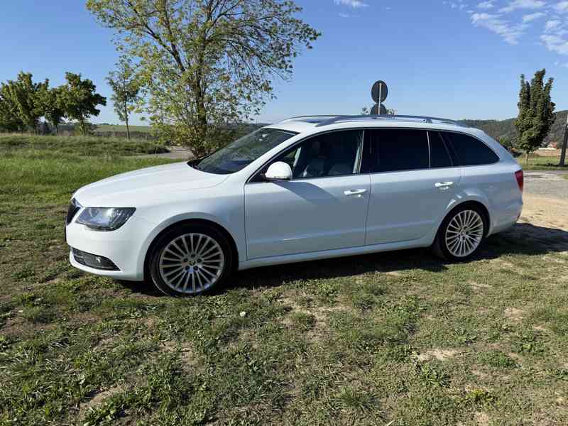 ŠKODA SUPERB COMBI, 2.0 TDI, 125 kW, PANO, NAVI, KŮŽE, TAŽNÉ - foto 2