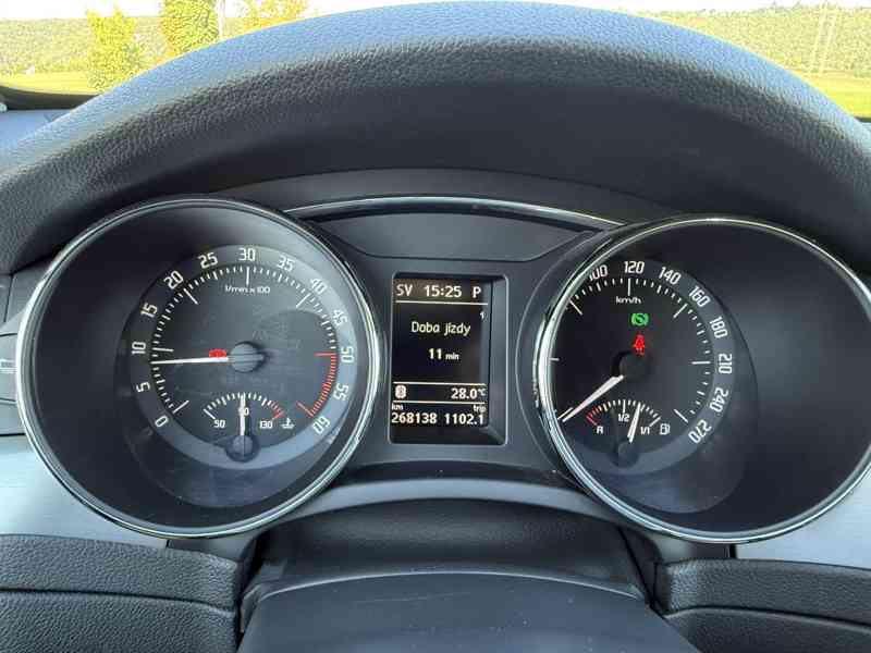 ŠKODA SUPERB COMBI, 2.0 TDI, 125 kW, PANO, NAVI, KŮŽE, TAŽNÉ - foto 13