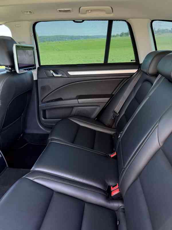 ŠKODA SUPERB COMBI, 2.0 TDI, 125 kW, PANO, NAVI, KŮŽE, TAŽNÉ - foto 28
