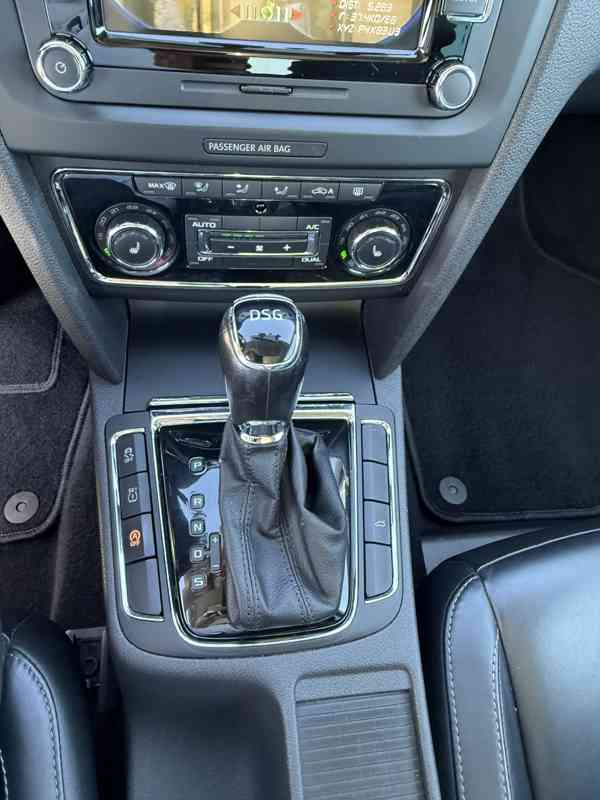 ŠKODA SUPERB COMBI, 2.0 TDI, 125 kW, PANO, NAVI, KŮŽE, TAŽNÉ - foto 20