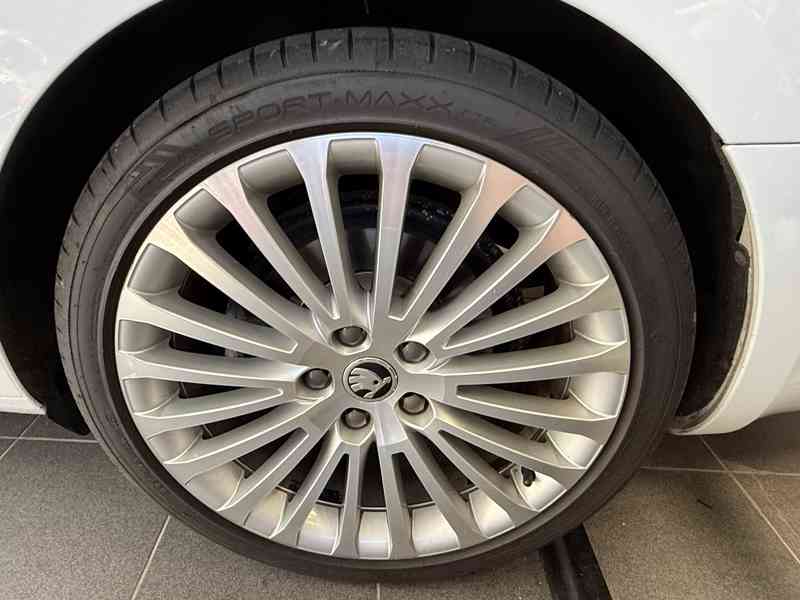 ŠKODA SUPERB COMBI, 2.0 TDI, 125 kW, PANO, NAVI, KŮŽE, TAŽNÉ - foto 44