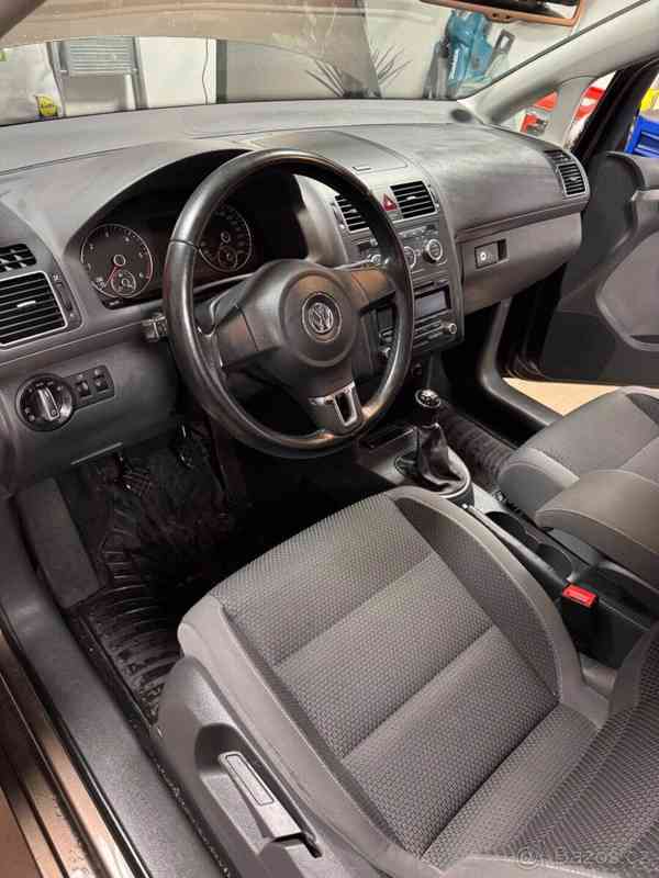 Volkswagen Touran 1,6 - foto 10