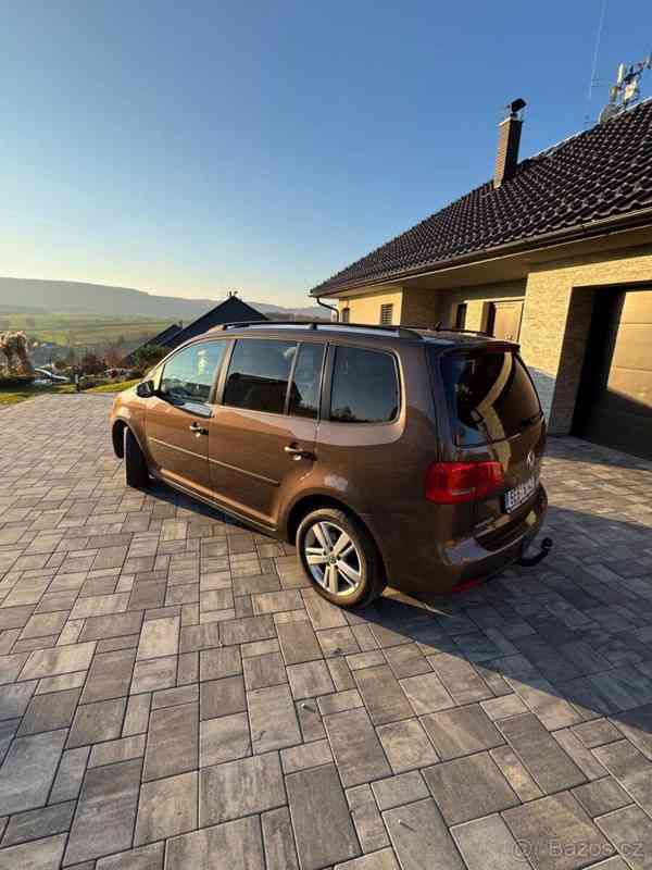 Volkswagen Touran 1,6 - foto 8