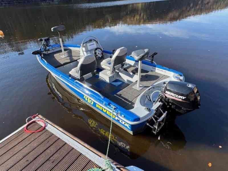 Použitá rybářská loď RiverFox 470 + motor + vlek - foto 6