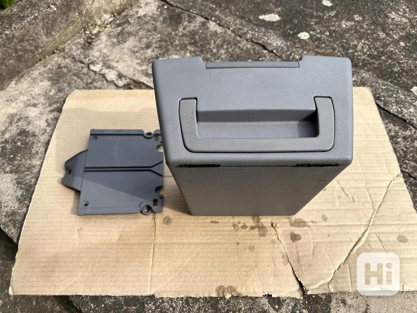 Box středového tunelu ŠKODA FELICIA - foto 1