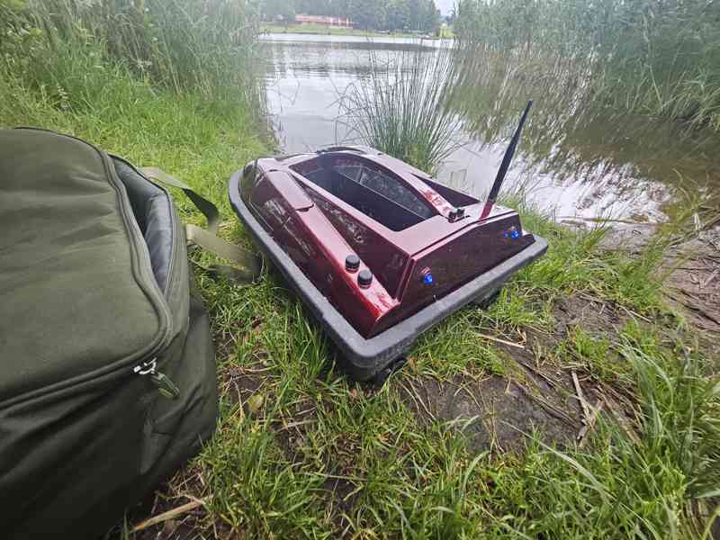 prodám zavážecí lodičku Mivardi s GPS a echolotem - foto 3