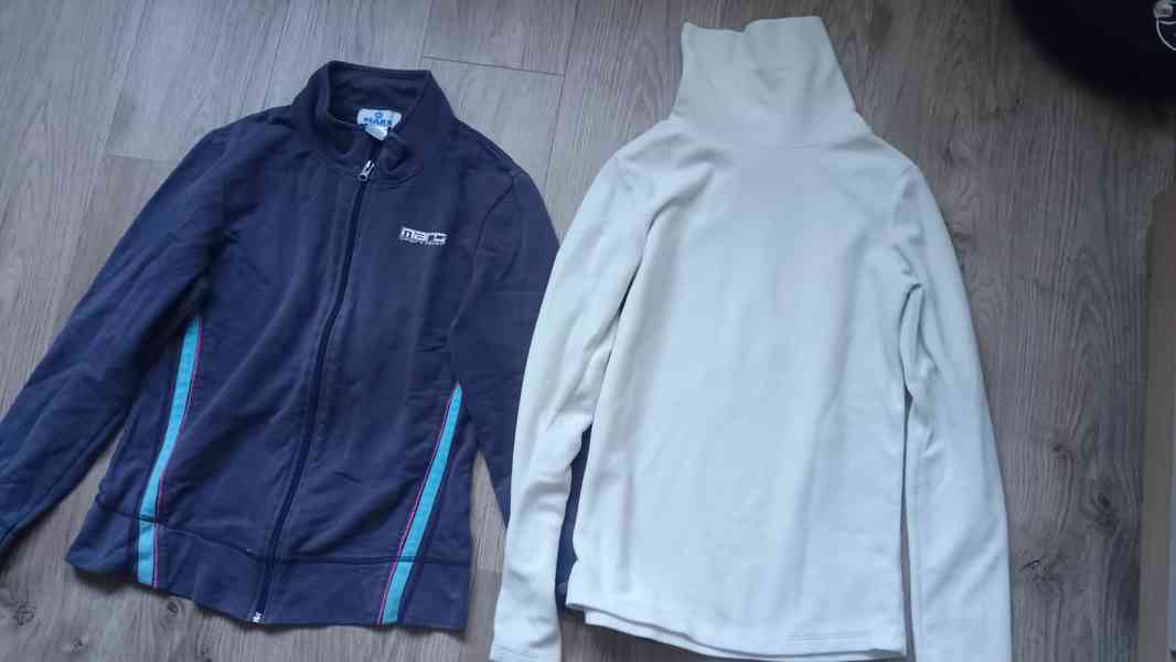 Dívčí oblečení 17 ks - foto 4