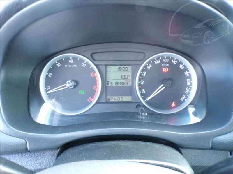 Škoda Fabia 1,6 16V AUTOMAT - foto 6