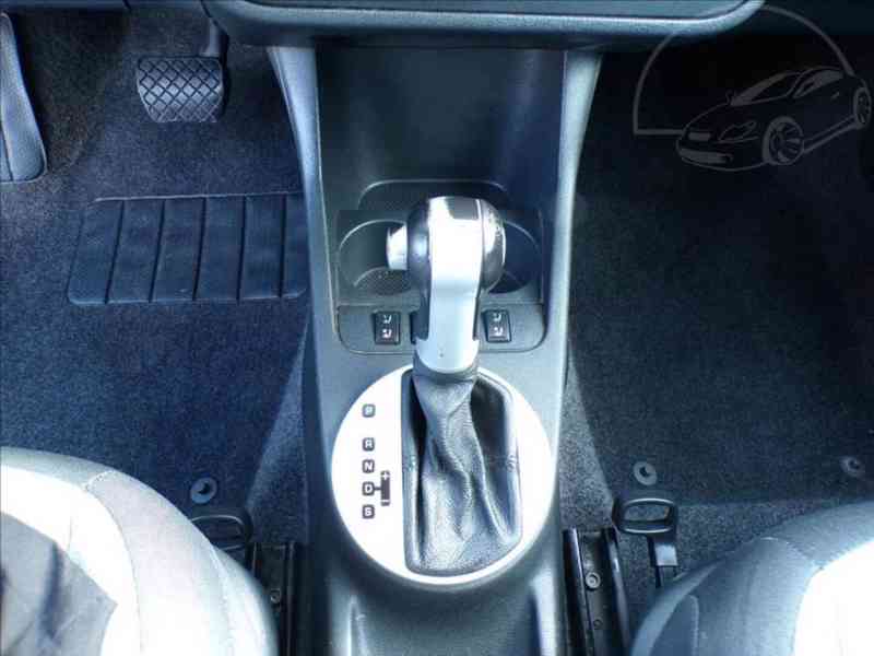 Škoda Fabia 1,6 16V AUTOMAT - foto 7