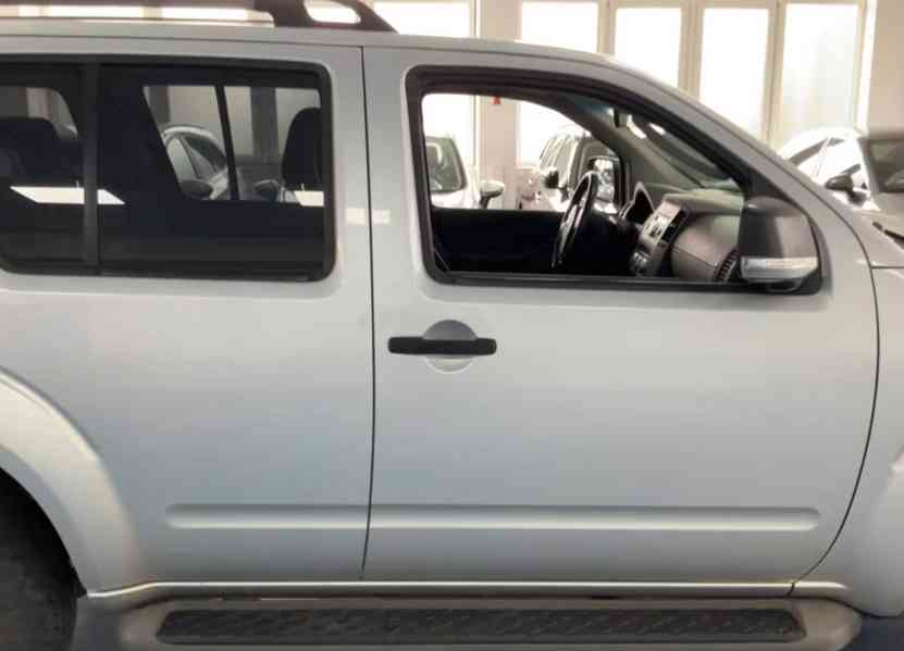 Nissan Pathfinder  2.5 dCi XE 140kw - foto 7