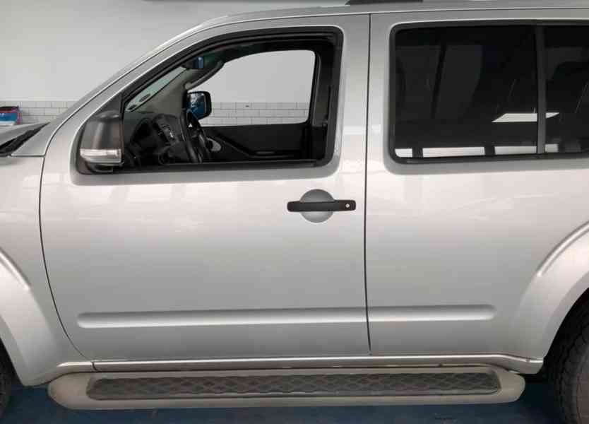 Nissan Pathfinder  2.5 dCi XE 140kw - foto 3