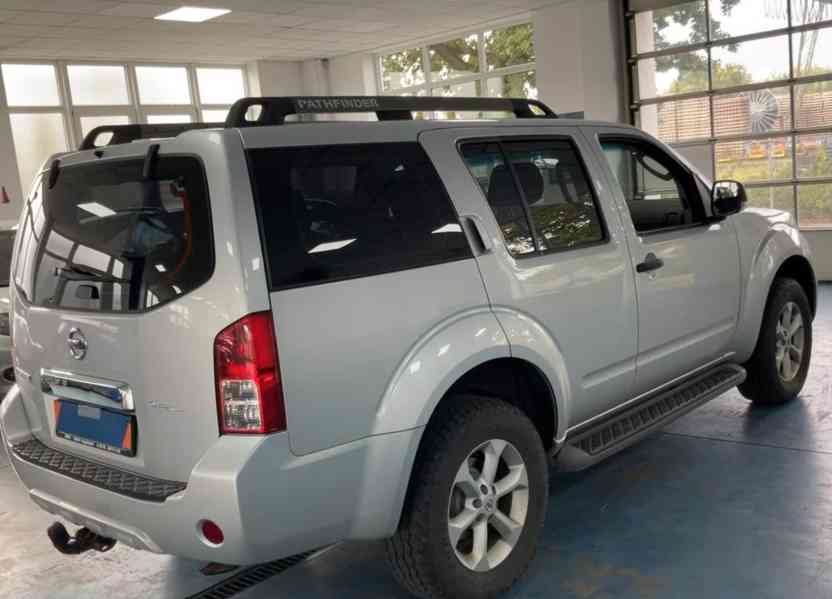 Nissan Pathfinder  2.5 dCi XE 140kw - foto 6