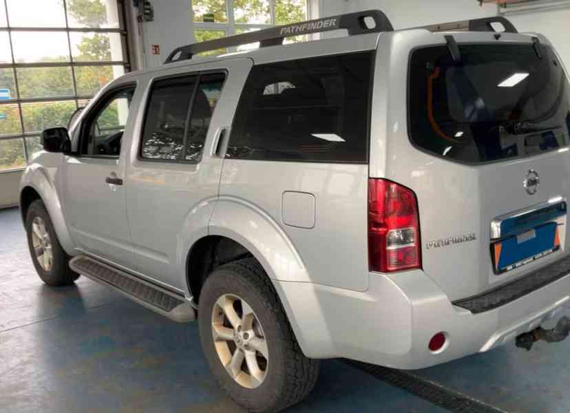 Nissan Pathfinder  2.5 dCi XE 140kw - foto 4